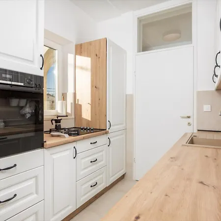 Apartman Adriatic Apartment *